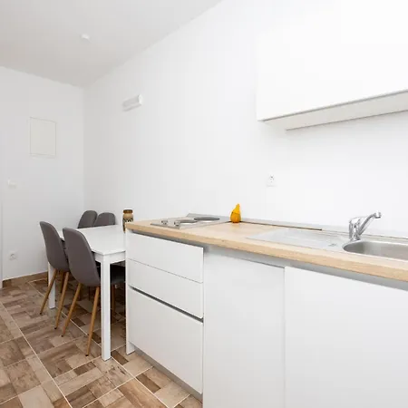 1 Bedroom Stunning In Apartment Imotski