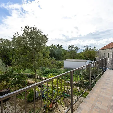 Apartment 1 Bedroom Stunning In